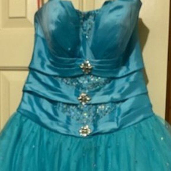 Flirt by Maggie Sottero Turquoise Sweetheart Gown - Picture 7 of 13